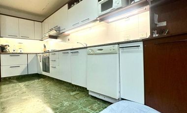 CASA 6 AMBIENTES SOBRE LOTE PROPIO C/ PATIO TERRAZA Y COCHERA EN BARRACAS VENTA