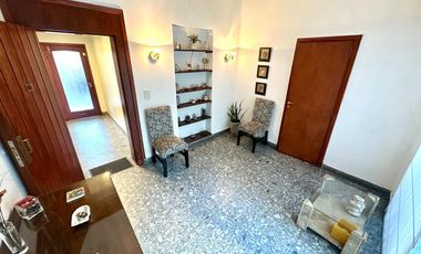 CASA 6 AMBIENTES SOBRE LOTE PROPIO C/ PATIO TERRAZA Y COCHERA EN BARRACAS VENTA