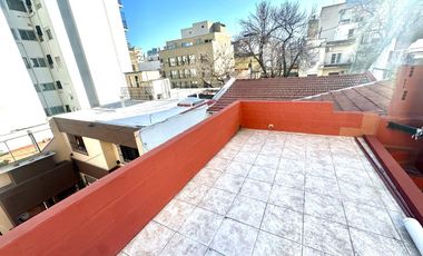 CASA 6 AMBIENTES SOBRE LOTE PROPIO C/ PATIO TERRAZA Y COCHERA EN BARRACAS VENTA