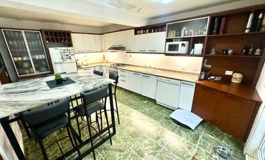 CASA 6 AMBIENTES SOBRE LOTE PROPIO C/ PATIO TERRAZA Y COCHERA EN BARRACAS VENTA