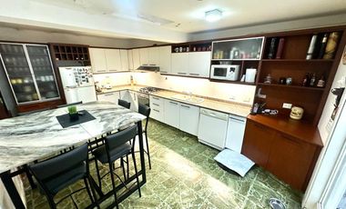 CASA 6 AMBIENTES SOBRE LOTE PROPIO C/ PATIO TERRAZA Y COCHERA EN BARRACAS VENTA