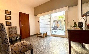 CASA 6 AMBIENTES SOBRE LOTE PROPIO C/ PATIO TERRAZA Y COCHERA EN BARRACAS VENTA