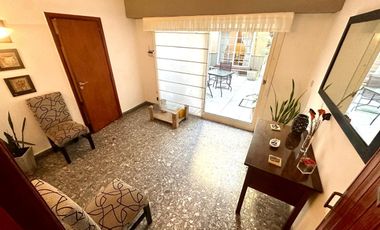 CASA 6 AMBIENTES SOBRE LOTE PROPIO C/ PATIO TERRAZA Y COCHERA EN BARRACAS VENTA