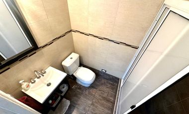 CASA 6 AMBIENTES SOBRE LOTE PROPIO C/ PATIO TERRAZA Y COCHERA EN BARRACAS VENTA