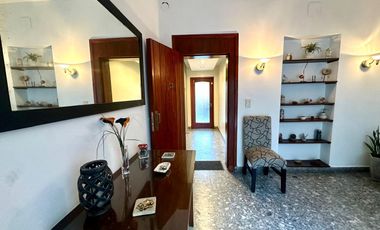 CASA 6 AMBIENTES SOBRE LOTE PROPIO C/ PATIO TERRAZA Y COCHERA EN BARRACAS VENTA