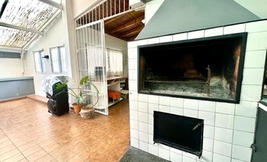 CASA 6 AMBIENTES SOBRE LOTE PROPIO C/ PATIO TERRAZA Y COCHERA EN BARRACAS VENTA