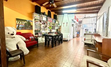 CASA 6 AMBIENTES SOBRE LOTE PROPIO C/ PATIO TERRAZA Y COCHERA EN BARRACAS VENTA