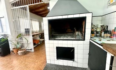 CASA 6 AMBIENTES SOBRE LOTE PROPIO C/ PATIO TERRAZA Y COCHERA EN BARRACAS VENTA