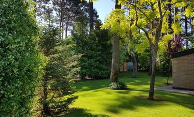 Casa en venta - 2 Dormitorios 2 Baños 2 Cocheras - 578Mts2 - Valeria Del Mar