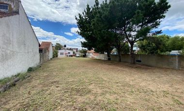 Casa en venta - 2 Dormitorios 1 Baño 4 Cochera - Mar del Tuyú