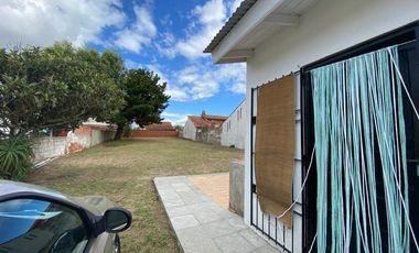 Casa en venta - 2 Dormitorios 1 Baño 4 Cochera - Mar del Tuyú