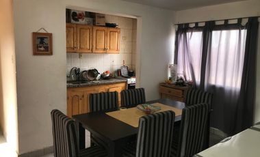 VENTA Departamento 4 dormitorios, Allen.