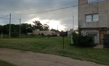 Casa en venta - 2 Dormitorios 1 Baño 1 Cochera - 300Mts2 - Necochea