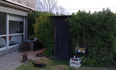 Casa en venta - 2 Dormitorios 1 Baño 1 Cochera - 300Mts2 - Necochea