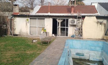 Casa en venta - 4 Dormitorios 4 Baños - 400mts2 - Ezeiza