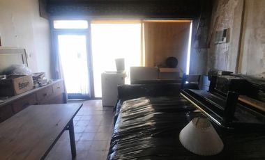 Local y casa en venta en Temperley Este frente a la estacion, ideal comercial