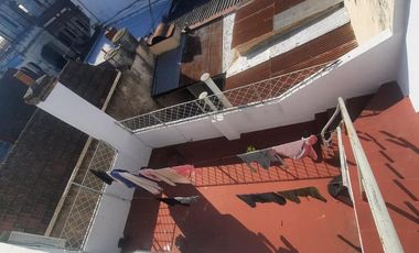 Local y casa en venta en Temperley Este frente a la estacion, ideal comercial