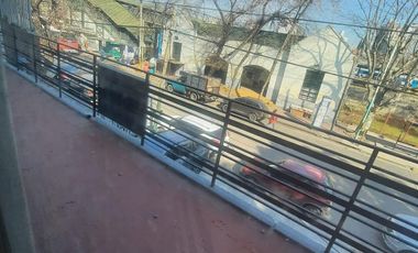 Local y casa en venta en Temperley Este frente a la estacion, ideal comercial