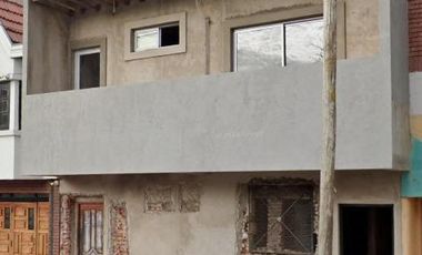 Departamento en venta - 2 Dormitorios 1 Baño - 110 Mts2 - Banfield