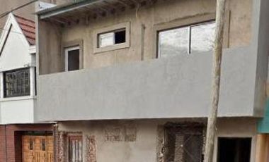 Departamento en venta - 2 Dormitorios 1 Baño - 110 Mts2 - Banfield