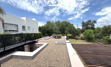 Lujo y ampitud en Balvanera - Casa amueblada en 1000m de parcela