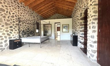 Lujo y ampitud en Balvanera - Casa amueblada en 1000m de parcela