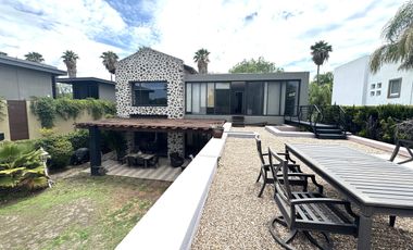 Lujo y ampitud en Balvanera - Casa amueblada en 1000m de parcela