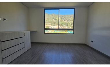 SE VENDE CASA EN COTA, VEREDA LA MOYA ,CAMELLON DE LOS MANZANOS