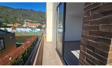 SE VENDE CASA EN COTA, VEREDA LA MOYA ,CAMELLON DE LOS MANZANOS