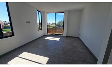 SE VENDE CASA EN COTA, VEREDA LA MOYA ,CAMELLON DE LOS MANZANOS