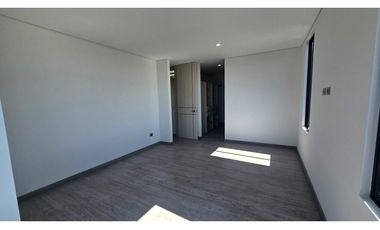 SE VENDE CASA EN COTA, VEREDA LA MOYA ,CAMELLON DE LOS MANZANOS