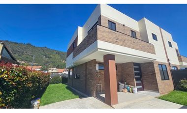 SE VENDE CASA EN COTA, VEREDA LA MOYA ,CAMELLON DE LOS MANZANOS