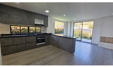 SE VENDE CASA EN COTA, VEREDA LA MOYA ,CAMELLON DE LOS MANZANOS