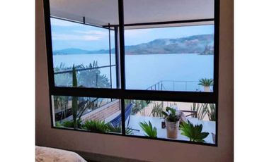 Casa Campestre a orilla del Lago Calima, condominio con muelle privad
