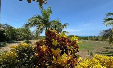 Venta de Hotel- Finca  con 9 Hectáreas y salida al mar