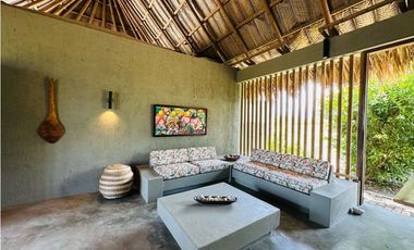 Venta de Hotel- Finca  con 9 Hectáreas y salida al mar