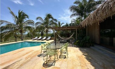 Venta de Hotel- Finca  con 9 Hectáreas y salida al mar