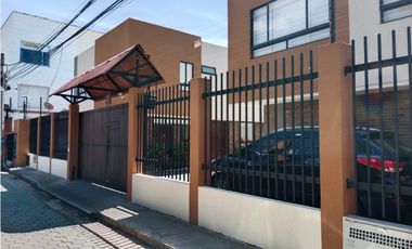 SE VENDE CASA EN COTA
