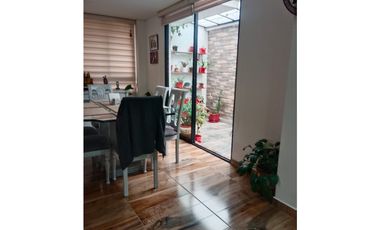 SE VENDE CASA EN COTA