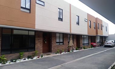 SE VENDE CASA EN COTA