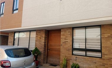 SE VENDE CASA EN COTA