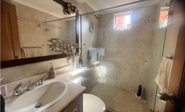 VENDO CASA EN LAURELES