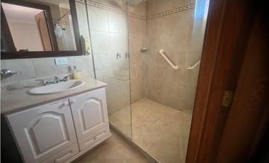 VENDO CASA EN LAURELES