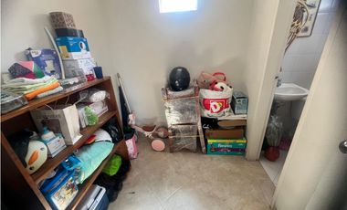 VENDO CASA EN LAURELES