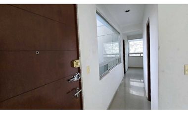 Departamento en renta, cerca a Plaza Crystal