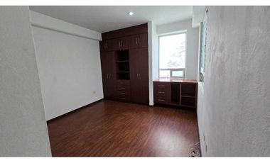 Departamento en renta, cerca a Plaza Crystal