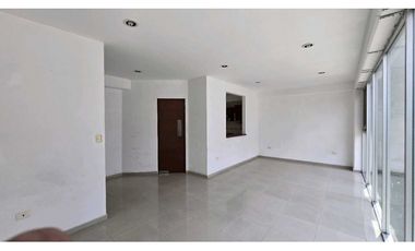 Departamento en renta, cerca a Plaza Crystal