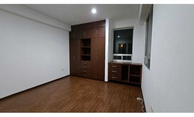 Departamento en renta, cerca a Plaza Crystal