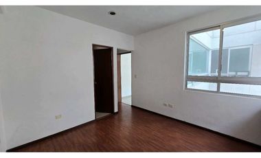 Departamento en renta, cerca a Plaza Crystal