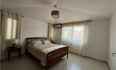 Se alquila Casa Unifamiliar